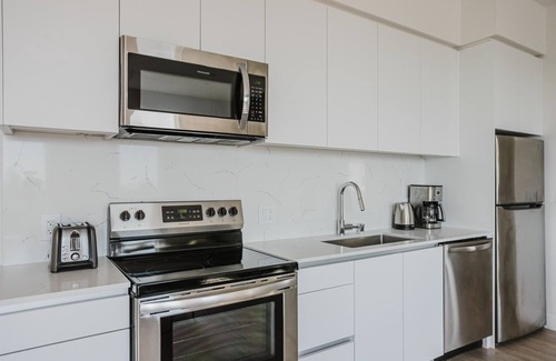 East Pasadena Apartment | Superb 1BR w/Gym & Elev, nr Dining & Hiking