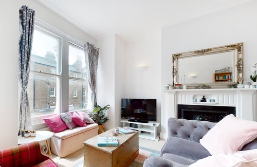 Clapham Apartment | Superb 2 bed flat next to Clapham South station