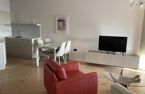 Durres Apartment | Superb 2-bedroom apartment in gorgeous White Hill Currila Durrës with AC, WiFi