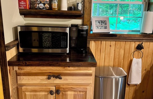 Town of Clifton House | Superb 2-bedroom house with Adirondack style in Cranberry Lake