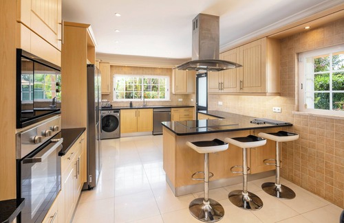 Carvoeiro Villa | Superb 5-bedroomed All Ensuite, Villa. *Heatable Pool * Hot tub * Beer Keg.