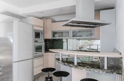 Roßau House | Superb Alsergrund 4BR w/Elevator, Open Plan, by Blueground