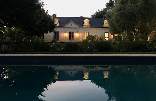 Vouvray House | Superb and unique 18th century 10BR mansion with top comfort in the Loire Valley
