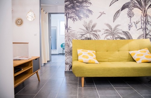 Nimes City Centre Apartment | Superb apartment (3pers) air-conditioned, quiet, ideal location in town center