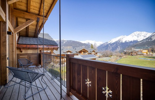 Le Praz Apartment | Superb apartment*, triple exposure, top floor, Courchevel Le Praz