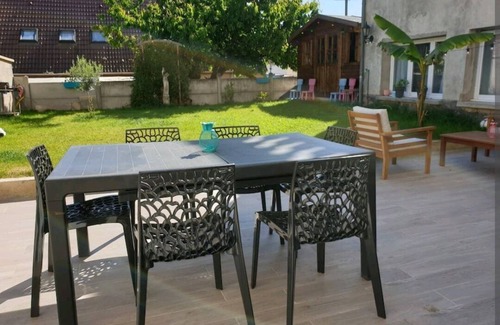 Villejuif Apartment | Superb apartment with garden