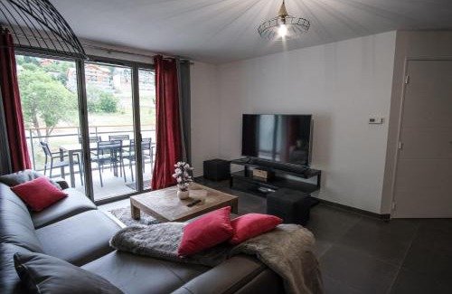 Briancon Apartment | SUPERB apt with BALCONY in BRIANÇON