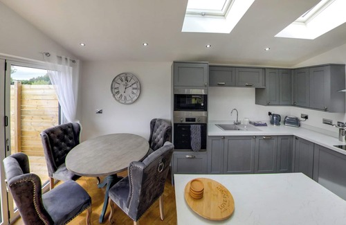 Laceby Ski Chalet | Superb bespoke lodge with two bedrooms sleeping up to four people.