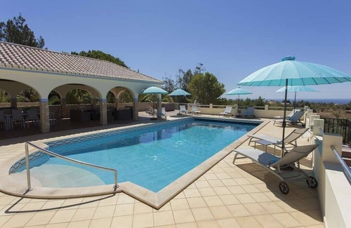 Lagoa e Carvoeiro Villa | Superb Carvoeiro Villa | Quinta dos Loendros | 10 Bedrooms | Pool Table |.