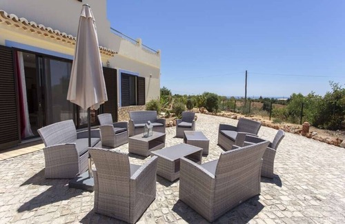 Lagoa e Carvoeiro Villa | Superb Carvoeiro Villa | Quinta dos Loendros | 10 Bedrooms | Pool Table |.
