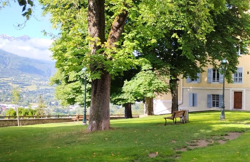 Embrun Apartment | Superb, comfortable apartment with view in Embrun
