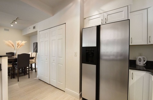 Lantana Condo | Superb condo located in a resort style complex