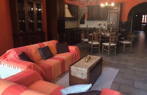 Nadur Villa | Superb five bedroom farmhouse with jacuzzi in Nadur(all ensuite).