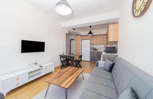 Kepez Apartment | Superb Flat with Shared Pool in Kepez