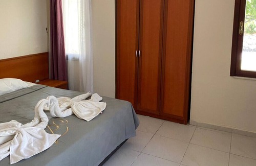 Ildır Koyu Apartment | Superb Flat with Shared Pool in Cesme, Ildir
