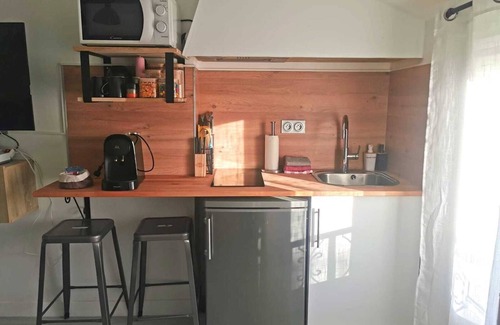 Villeneuve-Saint-Georges Apartment | Superb 2-room apartment between Paris and Orly, private garden