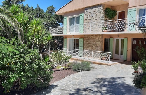 Hyeres Villa | Superb ground floor villa renovated on the top of Hyères 6 minutes from the beaches