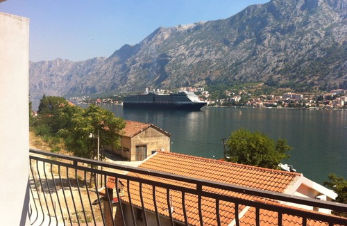 Kotor House | SUPERB HOUSE-APARTMENT, AT 40M SEA, GIANT VIEW ON THE BAY AND KOTOR OLD TOWN