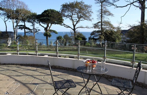 Maenporth Apartment | Superb Luxury 5 Star Apartment with Private Terrace Overlooking Sea