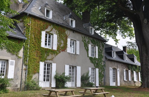 Masbaraud-Merignat House | Superb Manor House with swimming pool and Jacuzzi, full nature, very quiet, 12 pers