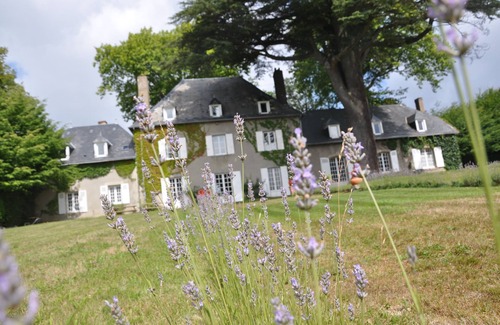 Masbaraud-Merignat House | Superb Manor House with swimming pool and Jacuzzi, full nature, very quiet, 12 pers