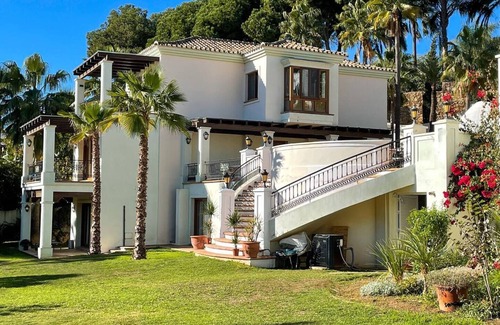 New Golden Mile Villa | Superb Mansion of 13 bedrooms, stunning garden and impressive views!
