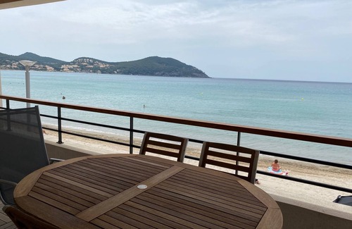 Les Lecques Apartment | SUPERB NEW APPT FRONT DE MER LES LECQUES ST CYR SUR MER