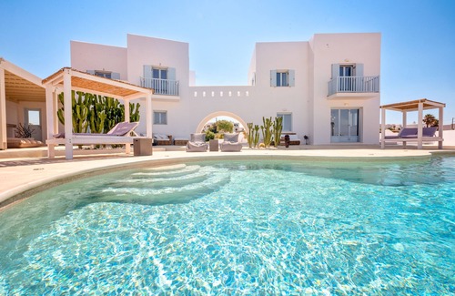 Agia Anna Villa | SUPERB NEW VILLA WITH POOL, CLOSE TO THE BLUE FLAG BEACH IN AGIA ANNA NAXOS