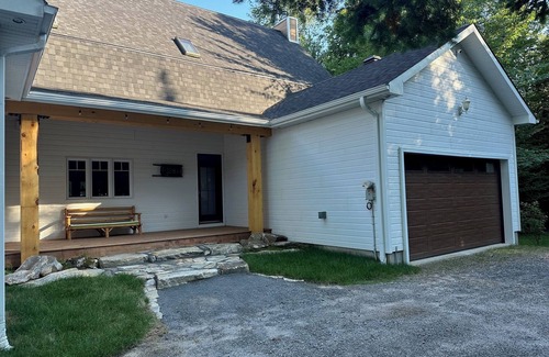 Nominingue Villa | Superb property on Grand Lac Nominingue with indoor pool