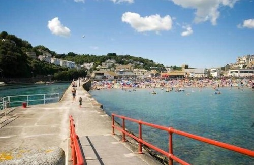 West Looe Apartment | Superb sea views and great location
