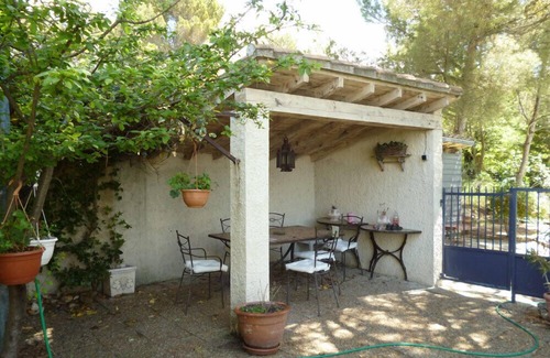 Morieres-les-Avignon House | Superb single house on a hill facing the Palais des Papes
