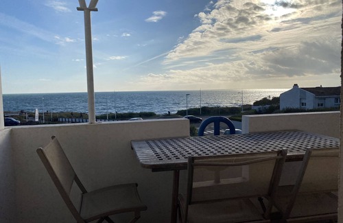 Chateau-d'Olonne Apartment | Superb studio with sea view and wild coast of Les Sables