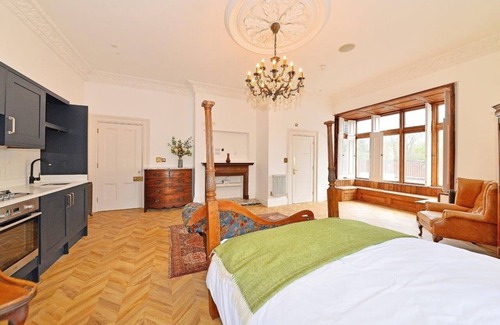 Edgbaston Apartment | Superb Studio Flat. 5 Minutes From City Centre.