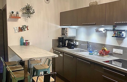 Propriano Apartment | Superb T3 air-conditioned seafront with beach access in the center of Propriano.
