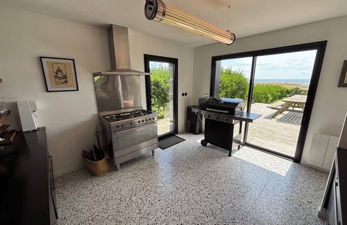 Loctudy Villa | Superb villa for 14 people. Directly on the sea