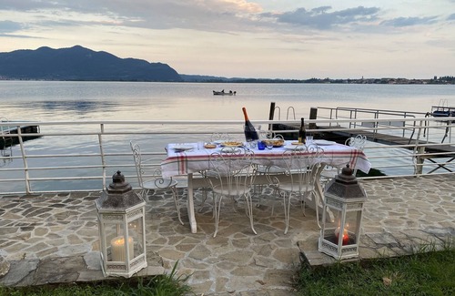 Predore Apartment | Superb villa on Lake Iseo