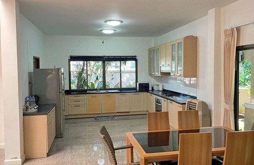 Ban Khlong Haeng Villa | superb Villa with garden