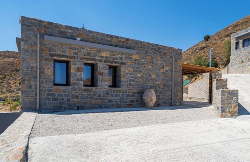 Lentas Villa | Superb Villa with Shared Pool & Amazing Views of Lybian Sea