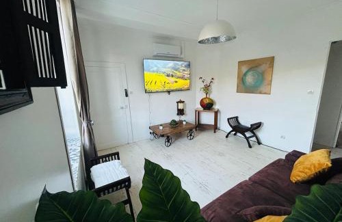 Bogny-sur-Meuse Apartment | Superbe appart rénové vue sur Meuse Miss Africa