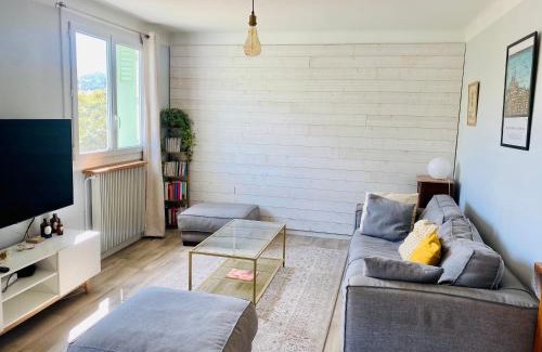 Mazargues Apartment | Superbe appartement 2 chambres, clim, quartier calme entre la mer et les calanques