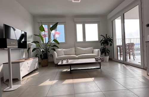 Euromed - La Joliette Apartment | Superbe Appartement en Résidence Avec vue sur mer et Coucher de Soleil