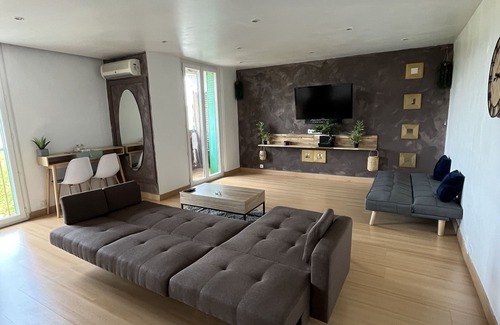 Montolivet Apartment | Superbe apt Chic and Luxury vue sur les Collines de Marcel Pagnol Rental car