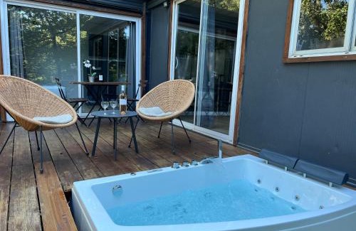 Meyreuil House | Superbe Cabane JACUZZI JARDIN CLIM WIFI PARKING