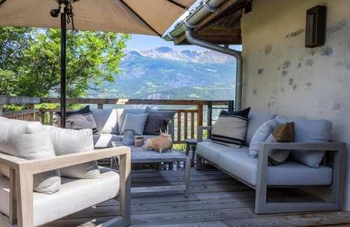 Barcelonnette Ski Chalet | Superbe Ferme Rénovée en Chalet de Luxe en Pleine Nature Dans un Petit Hameau