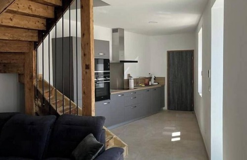 Saint-Symphorien-d'Ozon House | Superbe Maison de Ville, Rénovée à 15 min de Lyon
