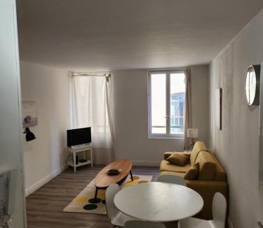 Les Grands Carmes Apartment | SUPERBE STUDiO LE PANIER