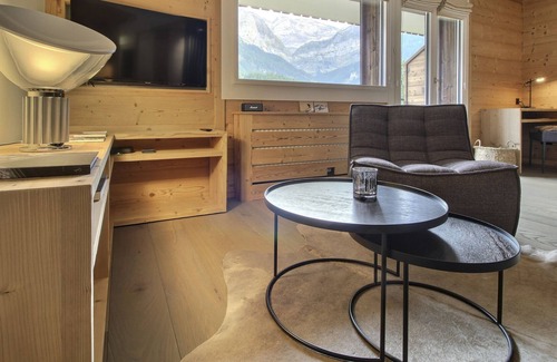 Champery Apartment | Superbe Studio Rénové Dans un Style Moderne et Épuré, à 5 min à Pied de la Rue du Village, Bénéficia