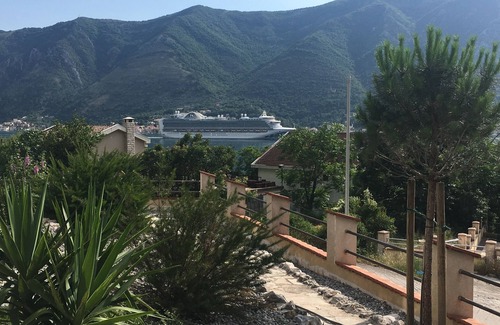 Dobrota Apartment | Superbly Equipped, Spectacular Views, Infinity Pool and Jacuzzi