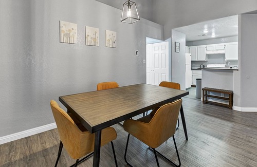 Spring Valley Apartment | Superhost 5 Star ⭐ Service with 2 Bedrooms