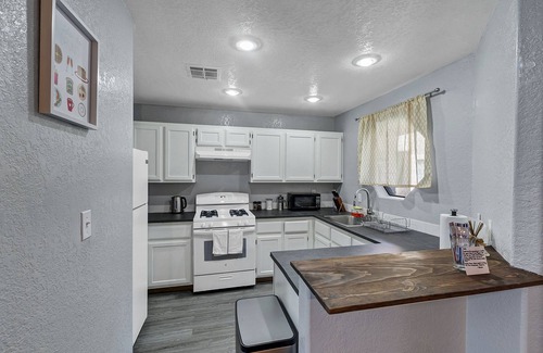 Spring Valley Apartment | Superhost 5 Star ⭐ Service with 2 Bedrooms